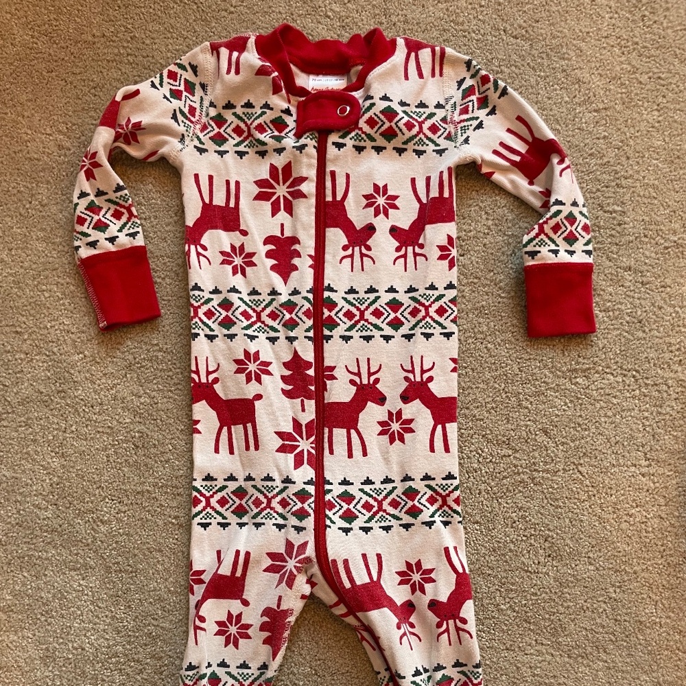 Hanna Andersson 12-18 mo zip up Christmas pajamas